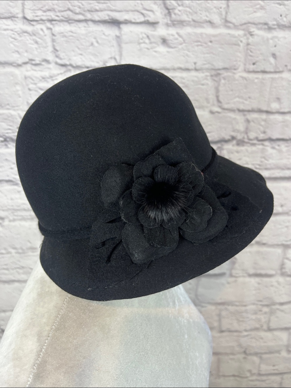 Liz Claiborne Women’s Cloche Floral Accent Wool Hat One Size